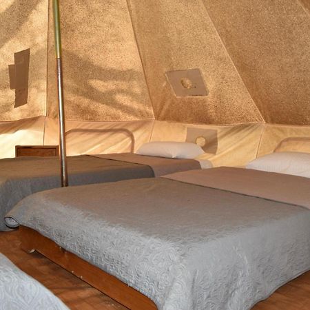 Camping Oliana Eksteriør bilde