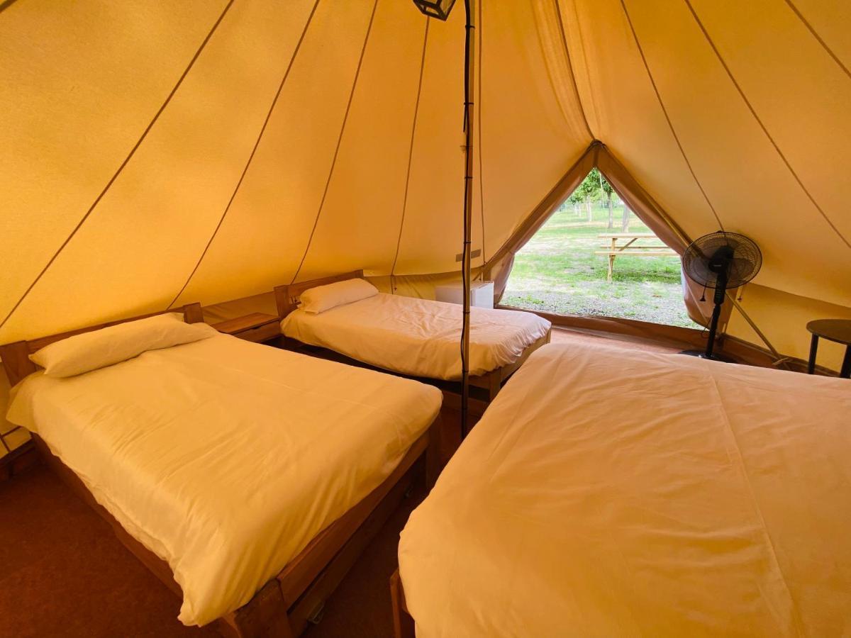 Camping Oliana Eksteriør bilde