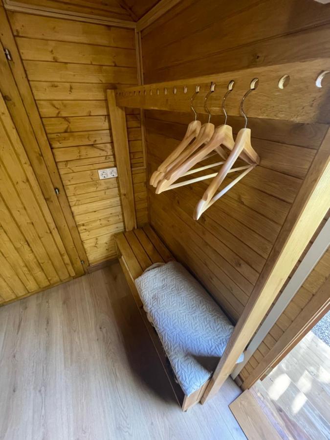 Camping Oliana Eksteriør bilde