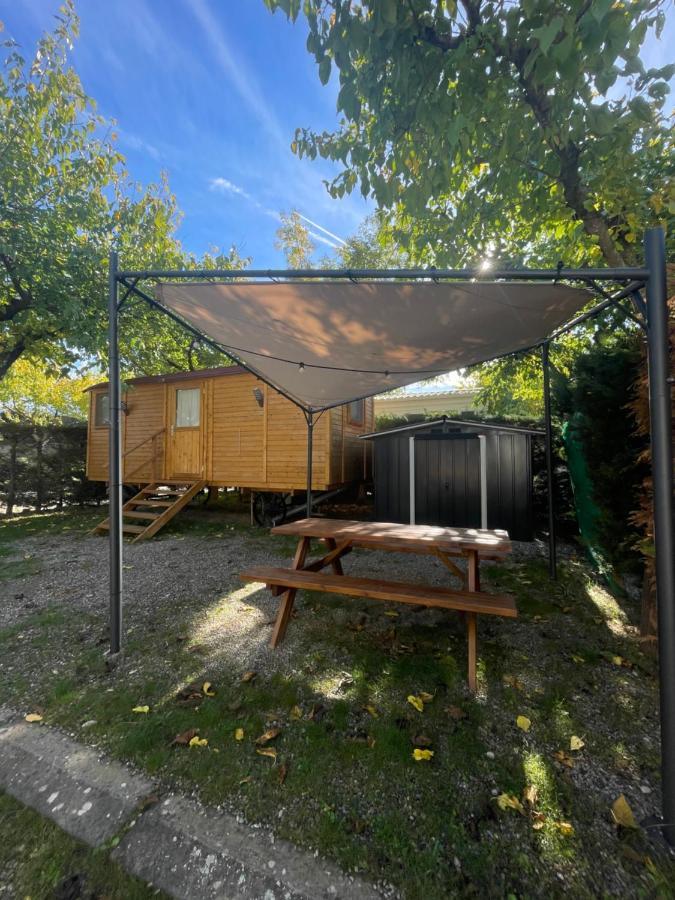Camping Oliana Eksteriør bilde