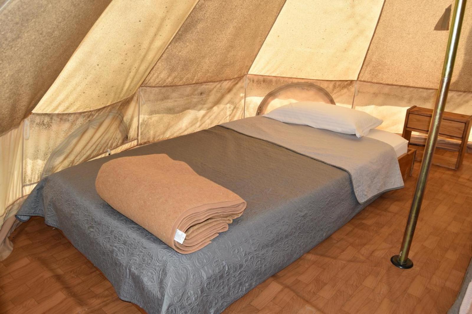Camping Oliana Eksteriør bilde