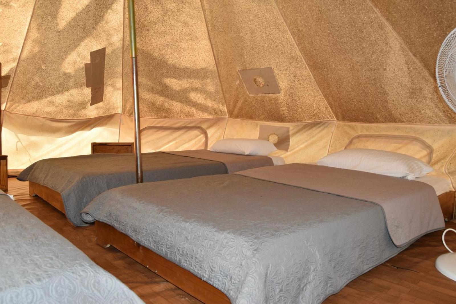 Camping Oliana Eksteriør bilde
