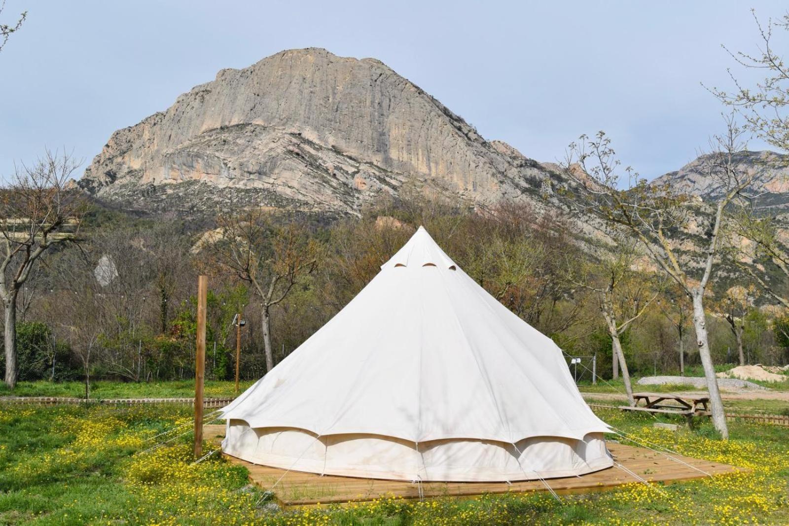 Camping Oliana Eksteriør bilde