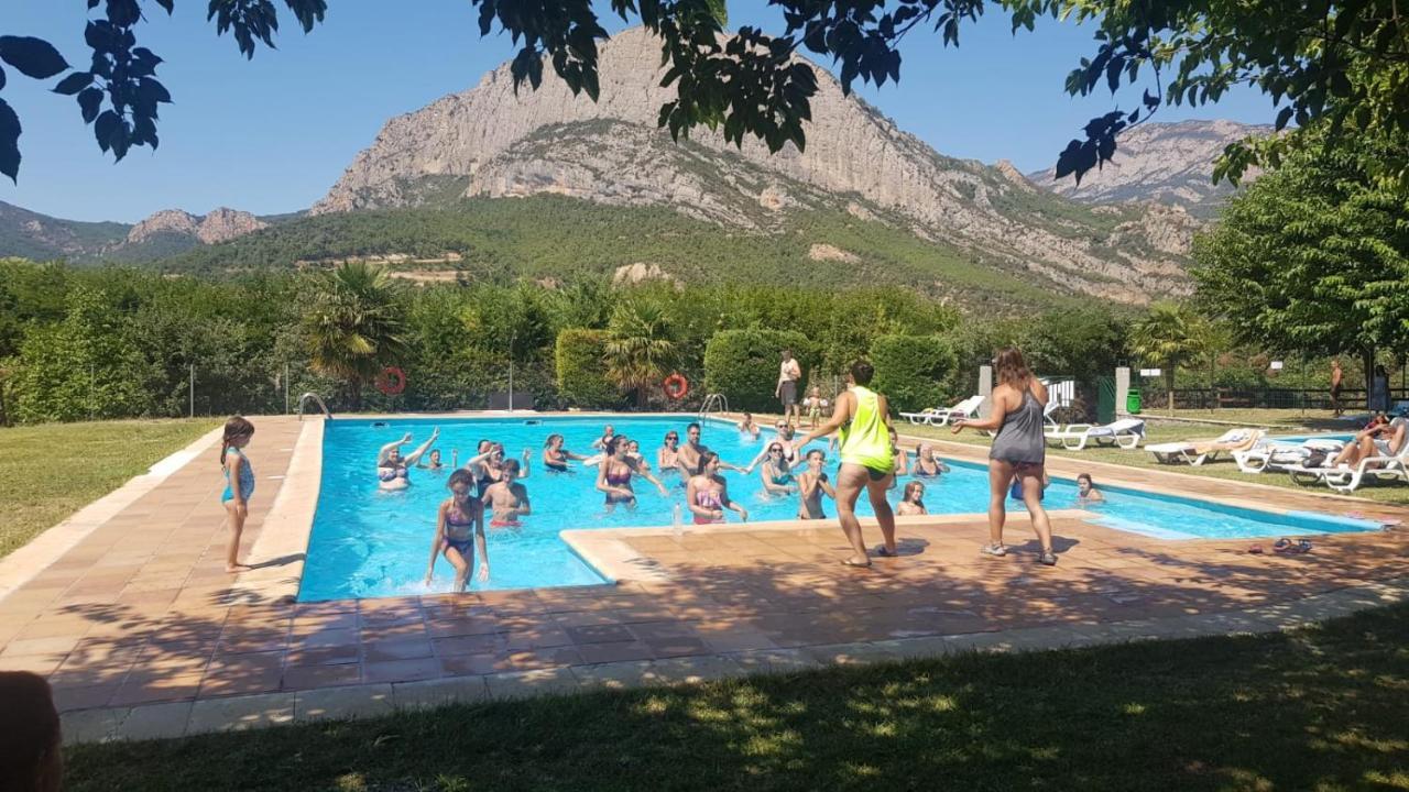 Camping Oliana Eksteriør bilde